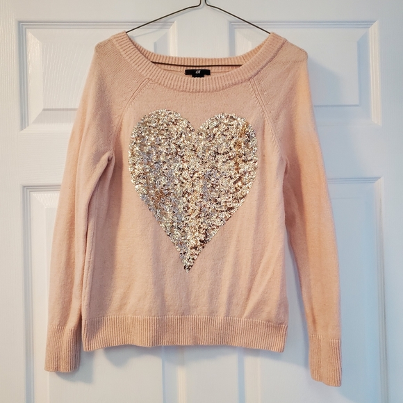H&M Sweaters - 💟 H&M Sequin Heart Sweater